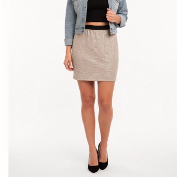 Forever 21 Champagne Gold Metallic Stretch Pencil Skirt L (jrs) - Picture 1 of 12